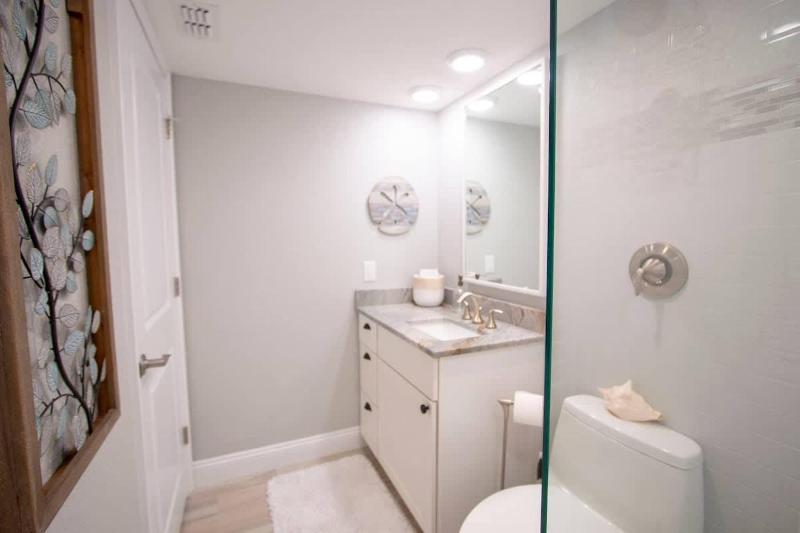 Oceanside Beach Treasure by Golden Coast Rentals - image 17