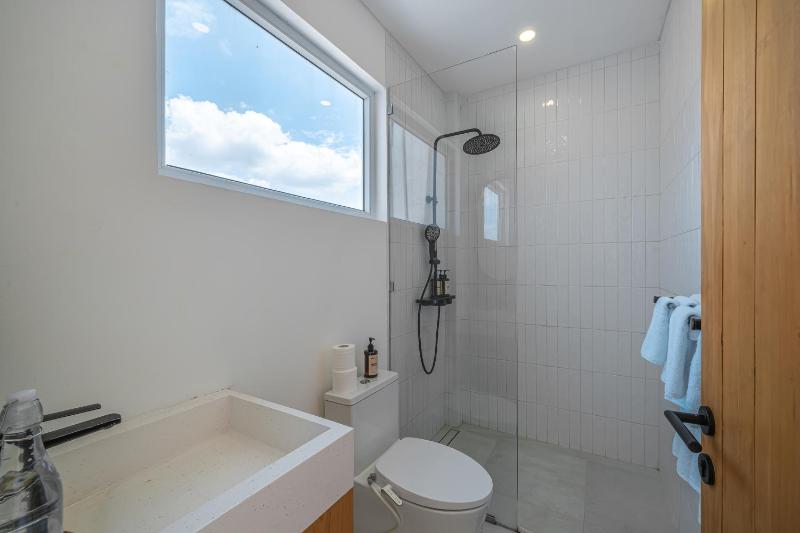 Villa Era - 4BR Modern Escape with Rooftop - 4 Mins to the Beach - image 17