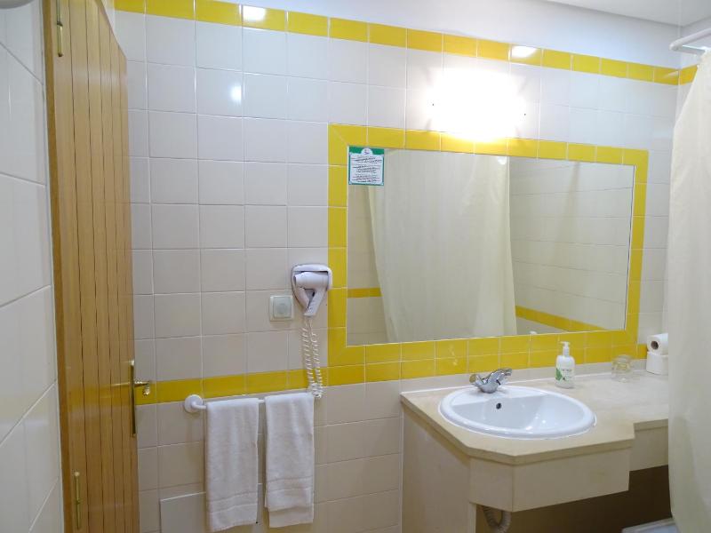 Superior Double Room with Side Sea View image 2