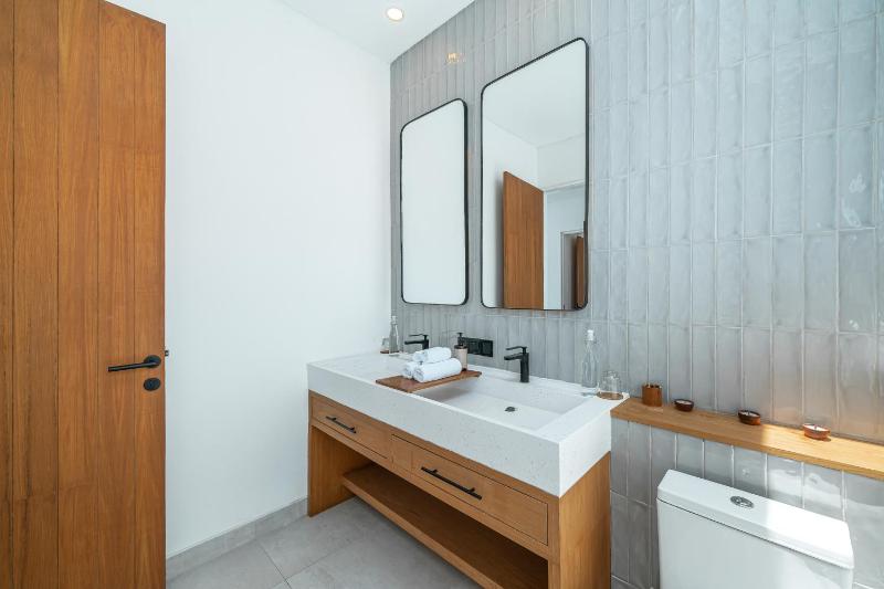 Villa Era - 4BR Modern Escape with Rooftop - 4 Mins to the Beach - image 45