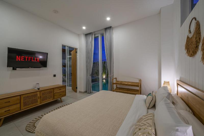 Villa Era - 4BR Modern Escape with Rooftop - 4 Mins to the Beach - image 19