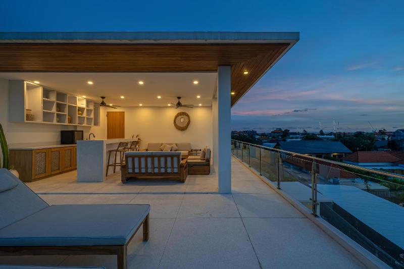 Villa Era - 4BR Modern Escape with Rooftop - 4 Mins to the Beach - image 40