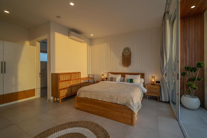 Villa Era - 4BR Modern Escape with Rooftop - 4 Mins to the Beach - image 43