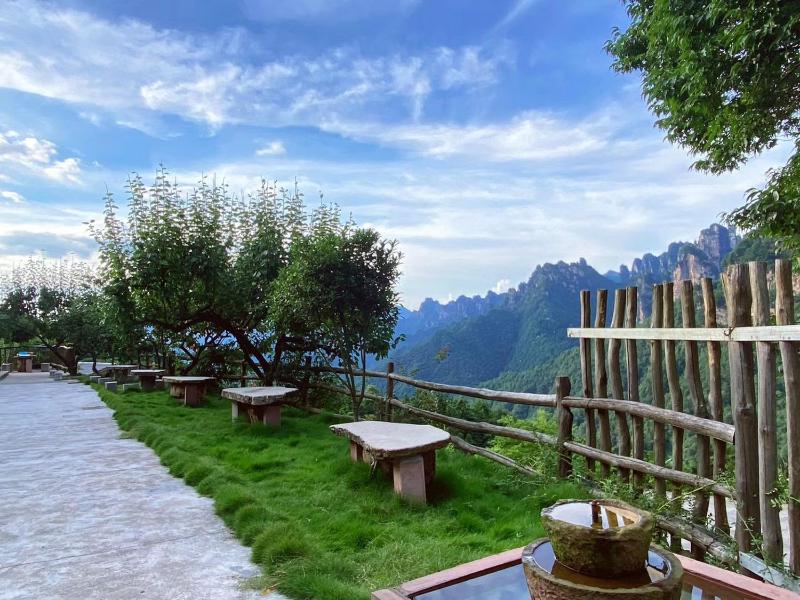 PeakMist Retreat Inside ZhangJiaJie Forest Park-Country-style specialty diningIn-park accommodation - image 22