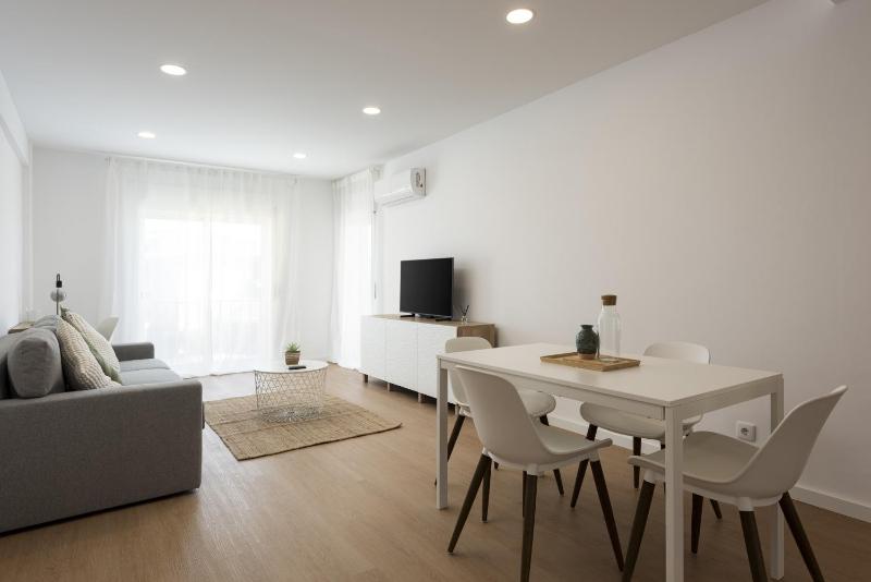 Alva - cozy apartment with pool by HD - image 24