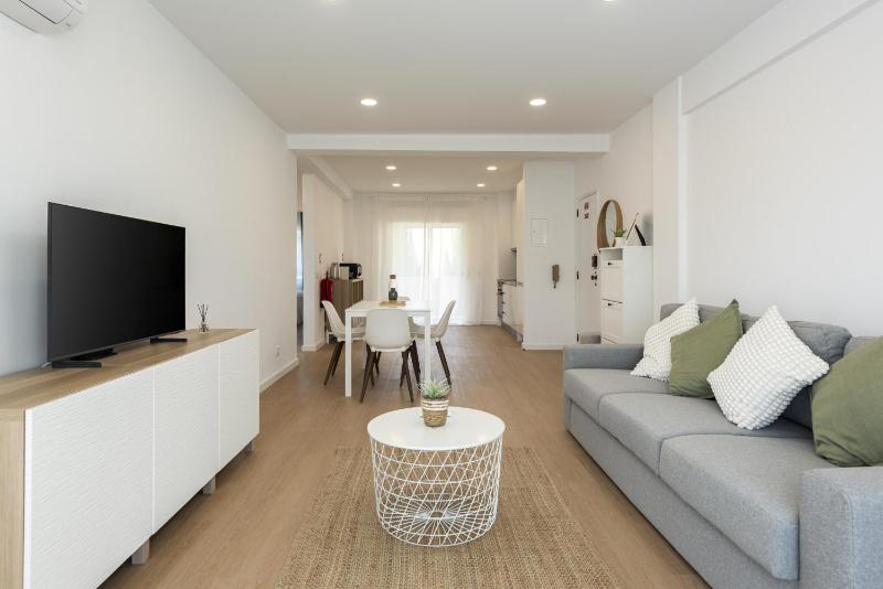 Alva - cozy apartment with pool by HD - image 30