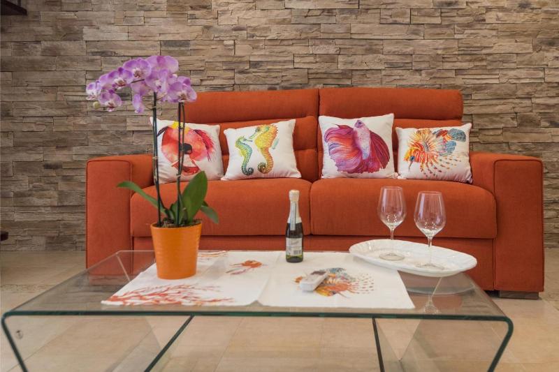 Sorrento Center Luxury Apartment 2 - image 1