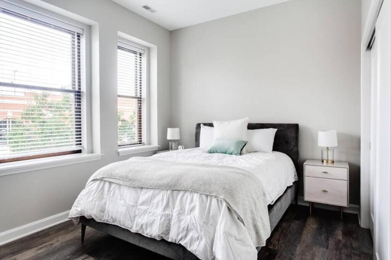 Historic Elegance Modern Amenities Gym - image 21