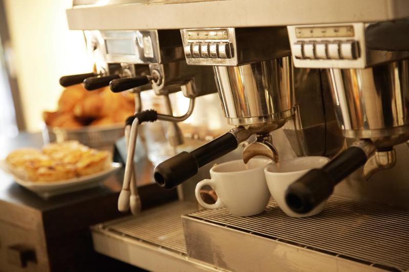 Family Apartment with Balcony image 4