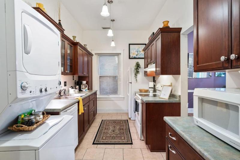 Vibrant Home: Historic Charm Perfect Location - image 6