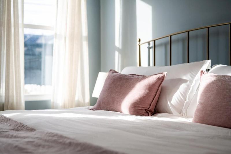 Indy Elegance w King Beds Office & Parking Family Friendly - image 19