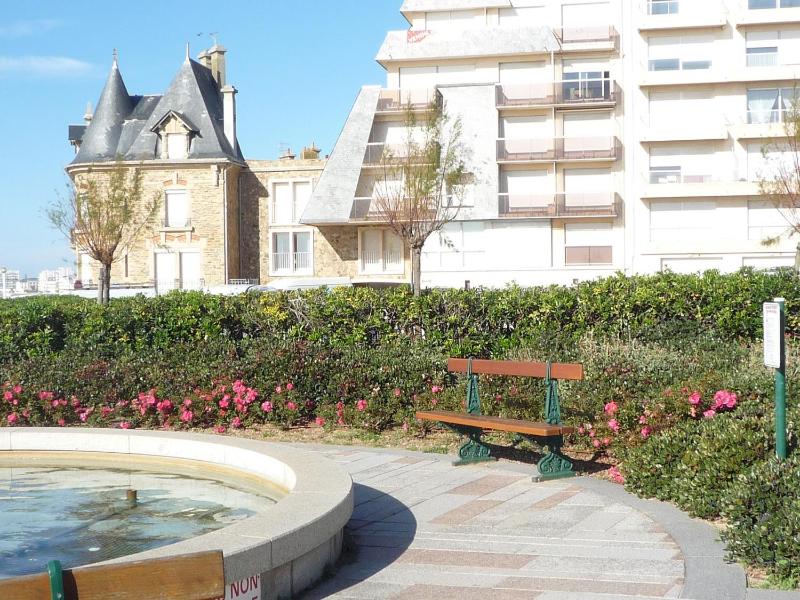 Studio proche plage avec parking privatif et balcon - FR-1-92-615 - image 8
