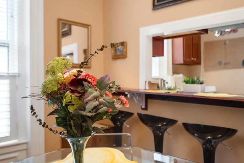 Charming Churchill Downs Cottage-Family Friendly - image 7