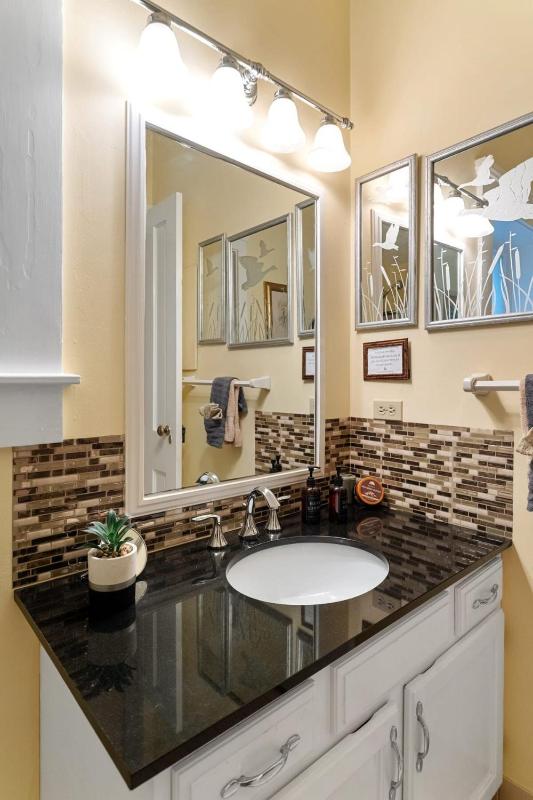 Charming Churchill Downs Cottage-Family Friendly - image 16