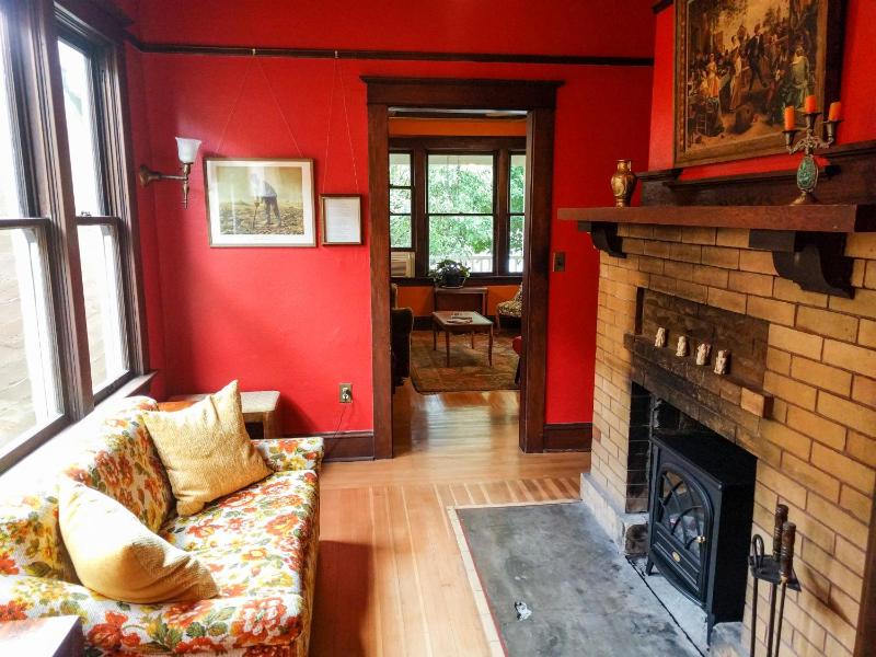Bluebird Guesthouse - image 14