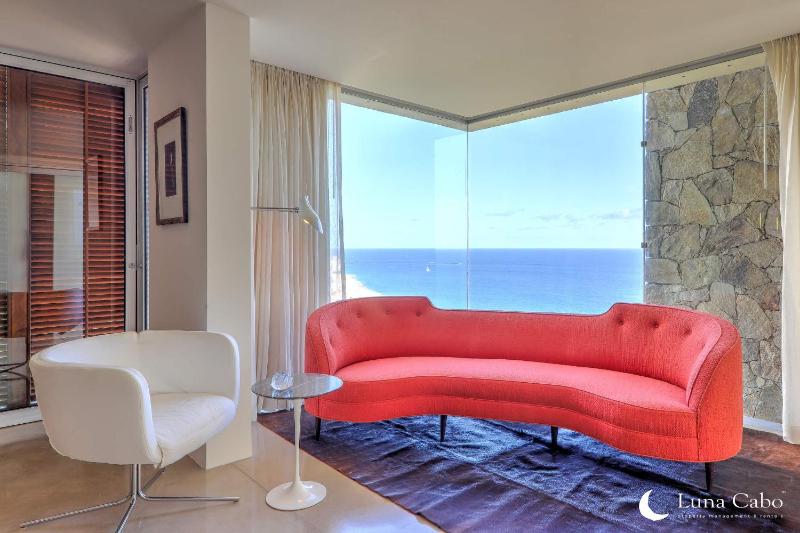 Pedregal Waterfront Villa - Heated Pool & Views - image 8