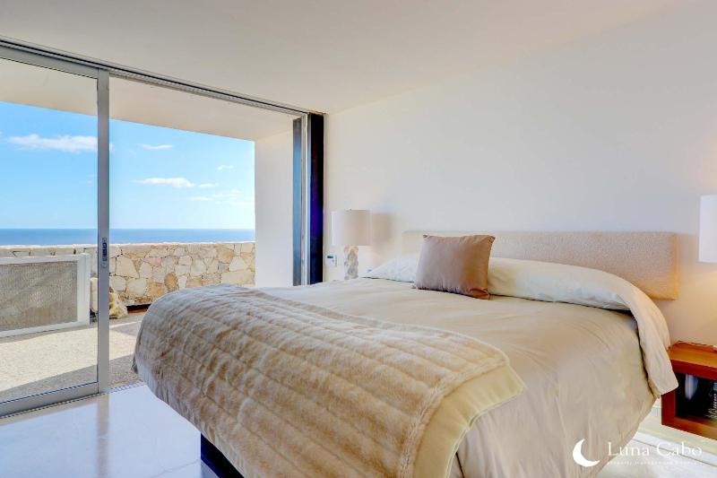 Pedregal Waterfront Villa - Heated Pool & Views - image 3