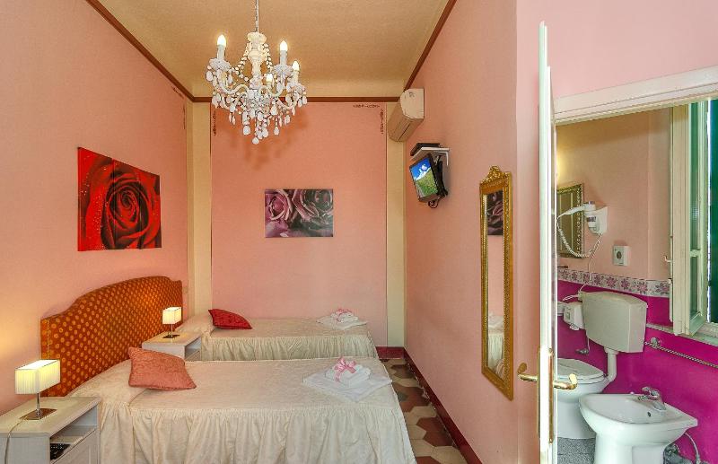 Standard Double Room image 4
