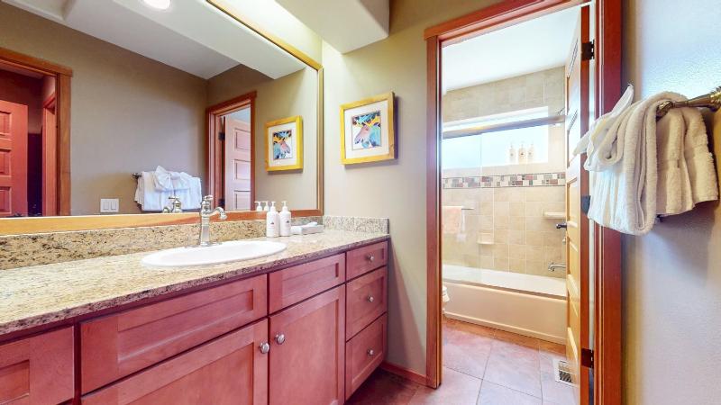 Snowcreek V #1002 condo - image 22