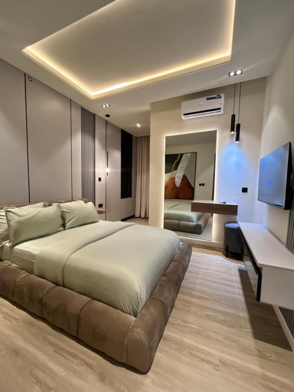 CARTIER 2 Bedroom maisonette - image 8