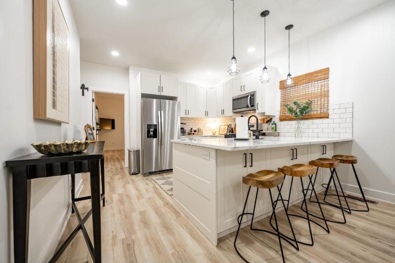 Modern Cottage - Near State Fairgrounds - Backyard - Family Friendly - image 5