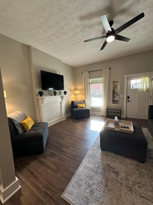 Emerald Escape-Family Friendly Duplex-Long Stays Welcome - image 6