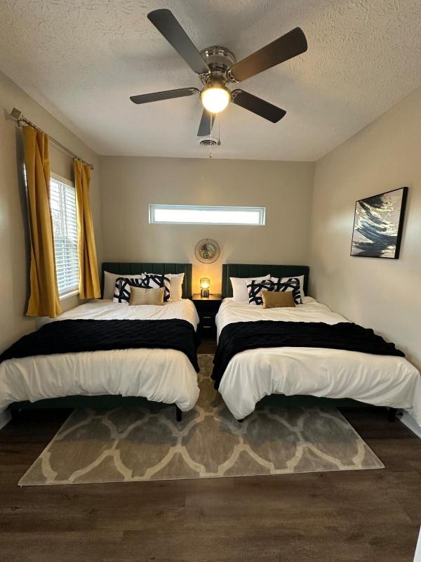 Emerald Escape-Family Friendly Duplex-Long Stays Welcome - image 12