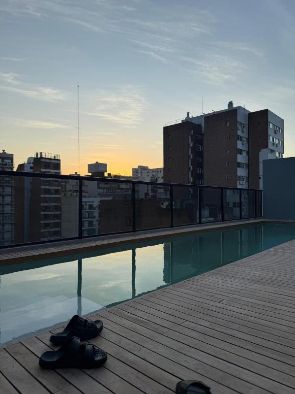 Moderno departamento en Belgrano con pileta - image 3
