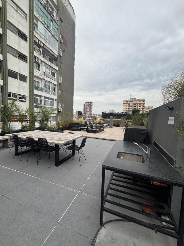 Moderno departamento en Belgrano con pileta - image 2