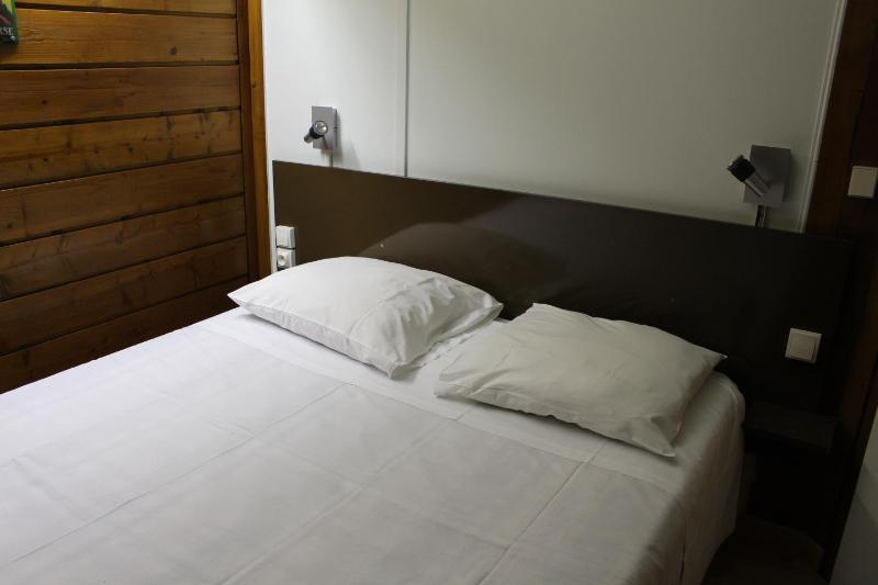 Bungalow (2 Adults + 1 Child) image 1