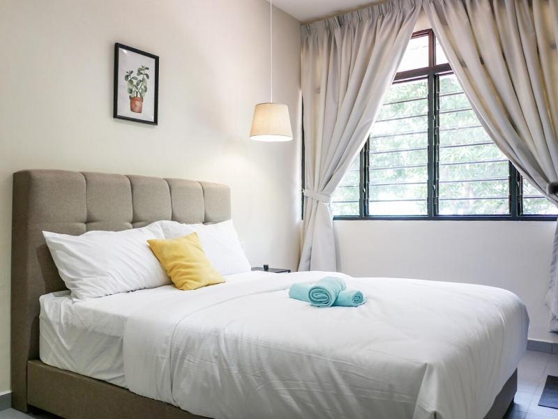 Cozy Corner PataniRoad 14 pax Georgetown - image 12