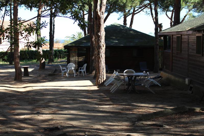 Bungalow (2 Adults + 1 Child) image 3