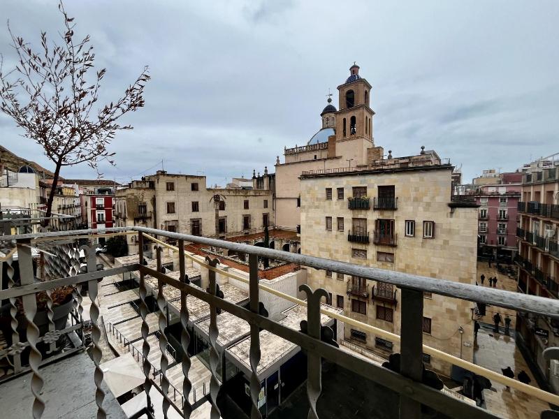 Charming loft in Alicante Old Town - image 3