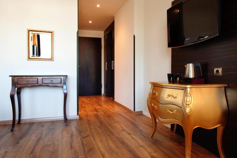 Penthouse Suite image 3