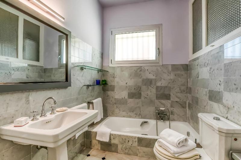 Les Rives d'Or with Sea View Terrace - Happy Rentals - image 11