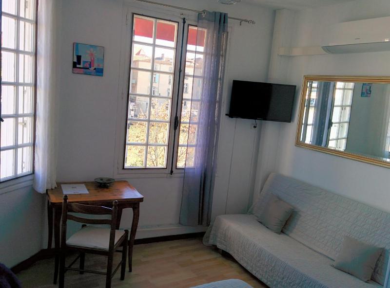 Quadruple Room with River View image 3