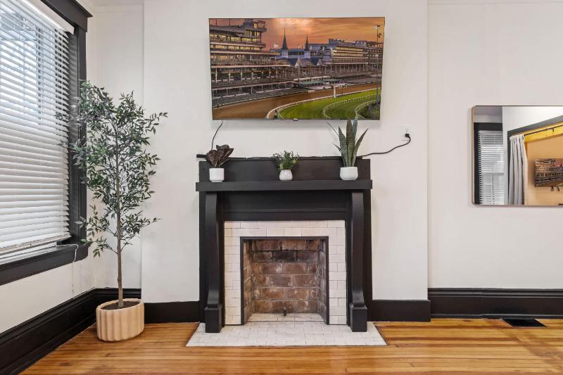Cozy Home near Downtown - Close to Nulu - Sleeps 6 - image 36