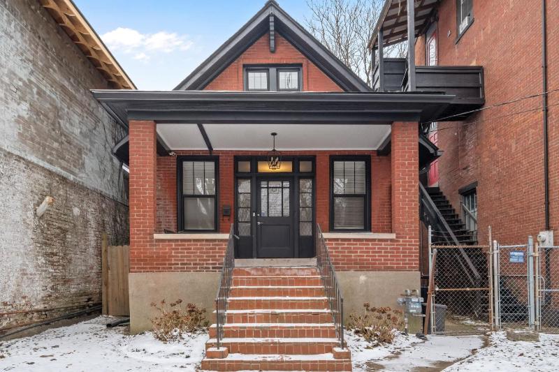 Cozy Home near Downtown - Close to Nulu - Sleeps 6 - image 50