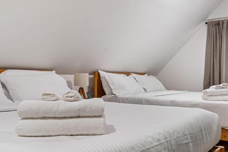Cozy Home near Downtown - Close to Nulu - Sleeps 6 - image 27