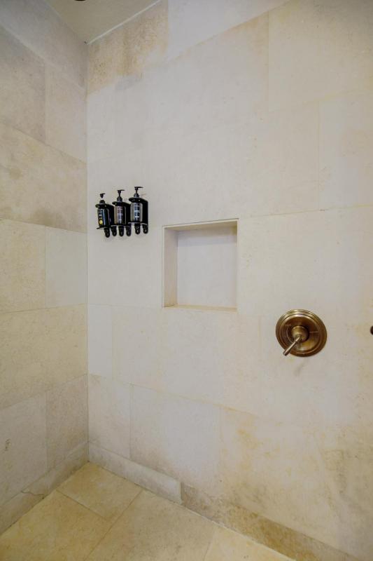 Casa Stella - Authentic Luxury Rooftop Pool - image 14