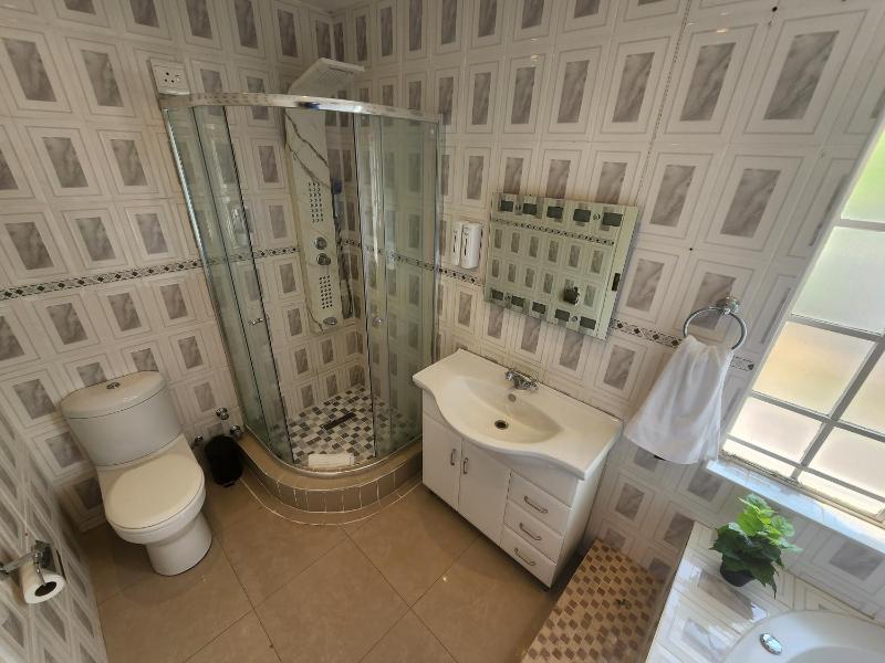 Silver Gates BnB - image 8