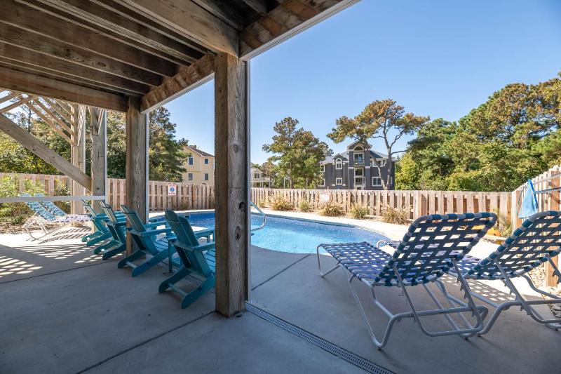 Seaquestered - Corolla Monteray Shores Pool Hot Tub Pets OK Community Pool 700 Yds to Beach - image 18