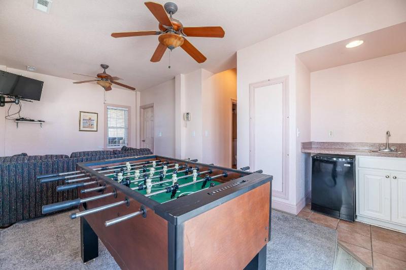 Sandy Paws - KDH MP 9.5 Semi-Oceanfront Ocean View 100 Yds to Beach Elevator Pool Hot Tub Pets OK - image 30