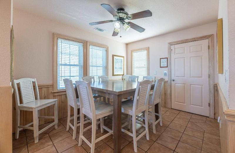 Sandy Paws - KDH MP 9.5 Semi-Oceanfront Ocean View 100 Yds to Beach Elevator Pool Hot Tub Pets OK - image 23