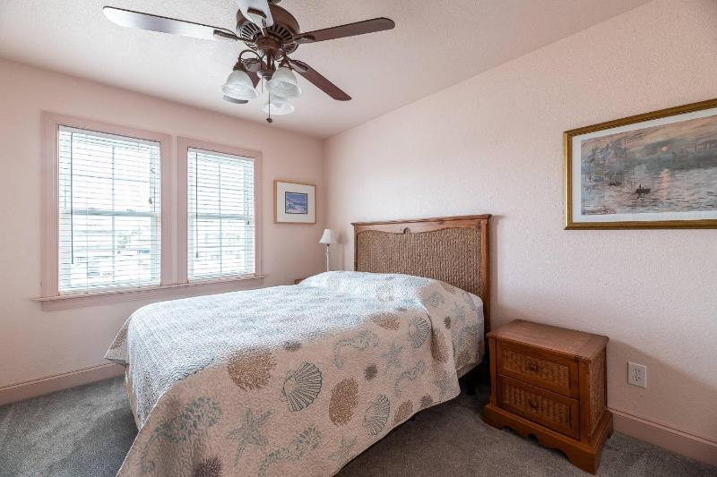 Sandy Paws - KDH MP 9.5 Semi-Oceanfront Ocean View 100 Yds to Beach Elevator Pool Hot Tub Pets OK - image 43