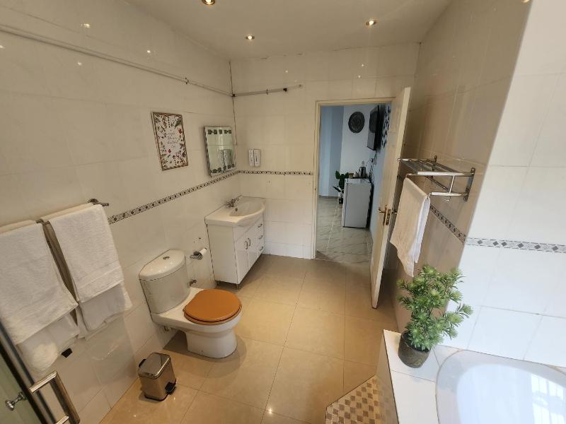 Silver Gates BnB - image 10
