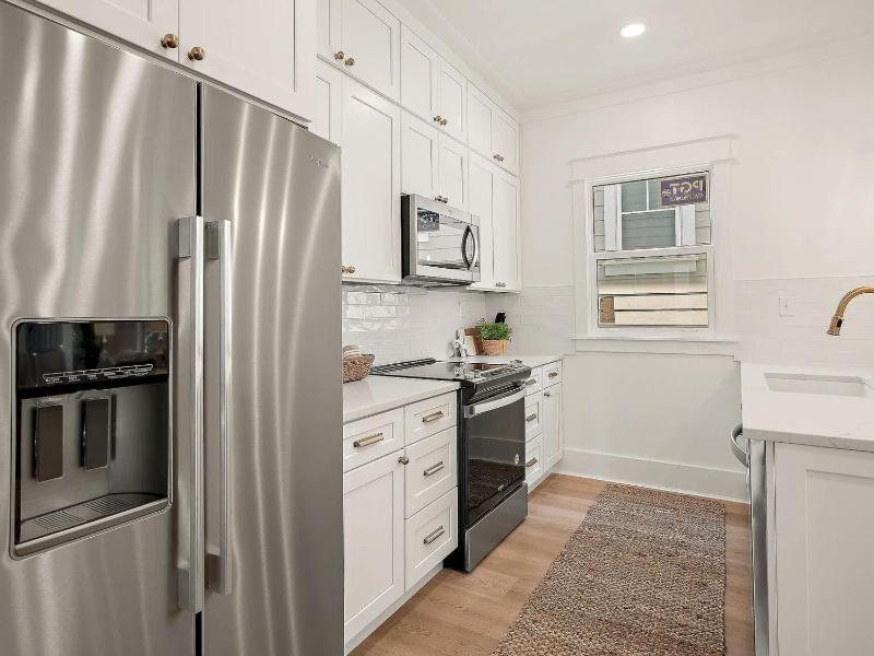 Elegant 5BR 30A Home w Hot tub & Pool - image 33