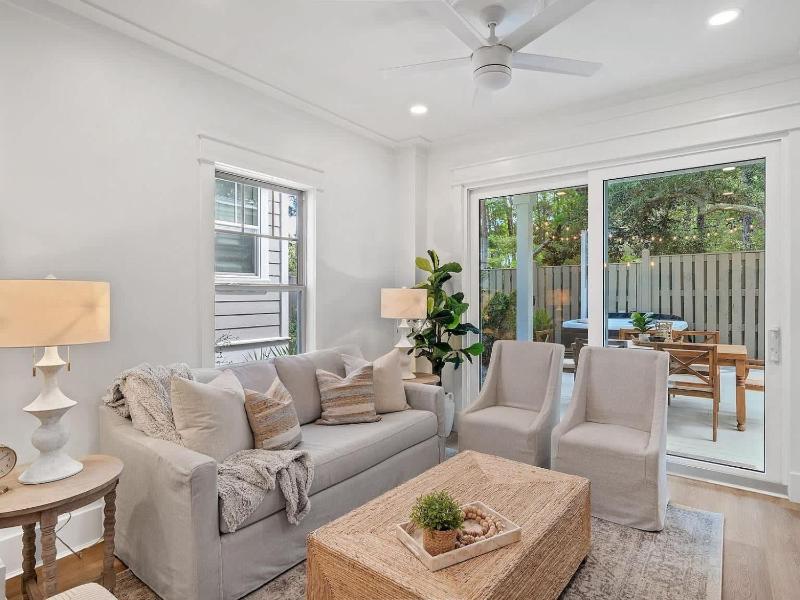 Elegant 5BR 30A Home w Hot tub & Pool - image 12