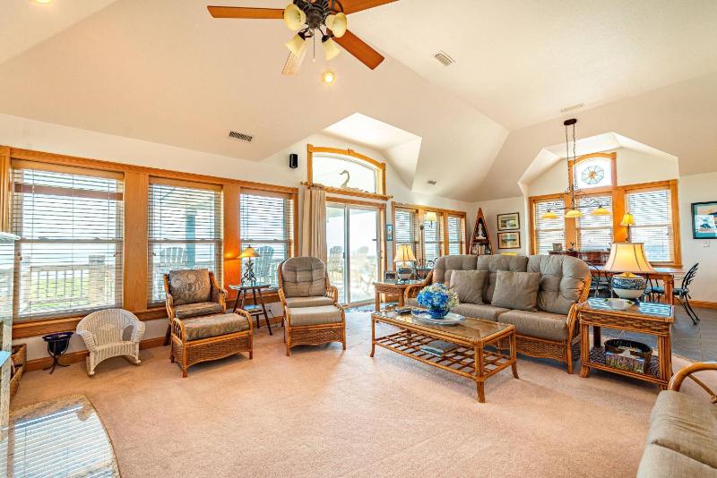 High Cotton - Nags Head MP 10 Oceanfront Ocean View Elevator Hot Tub Gourmet Kitchen - image 45