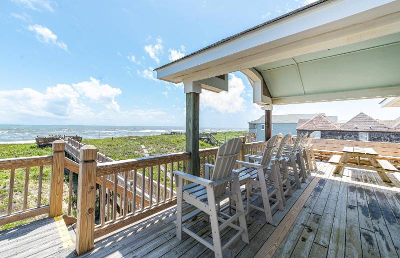 High Cotton - Nags Head MP 10 Oceanfront Ocean View Elevator Hot Tub Gourmet Kitchen - image 38